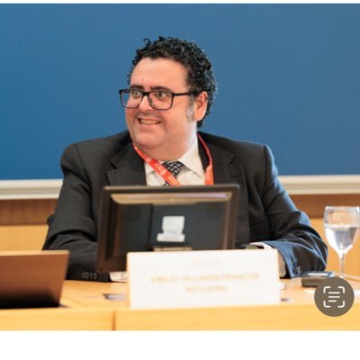 Emilio_VR's profile picture. Asesor Jurídico universitario, generalista aunque amante del Derecho del Trabajo. Coruñés y deportivista (aliteración). Cocinillas. Las opiniones son mías.