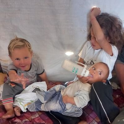 I am Muhammad 33 years old. I am trying to survive with my family and children from famine and genocide in Gaza. Donate to me.