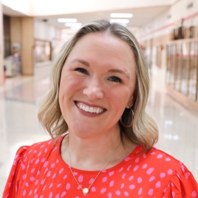 Christian, wife to @jbcoog48, mom, 2x @UHouston alumni, deer huntress, baseball fan, @CarthageISD Director of Communications