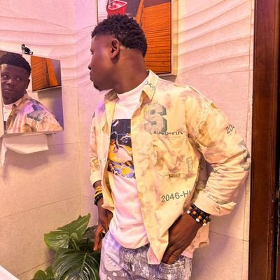 I am a rapper song writer and a dancer
studying environmental science FB Yokies D Rapper IG Yokies D Rapper 🇱🇷🇱🇷