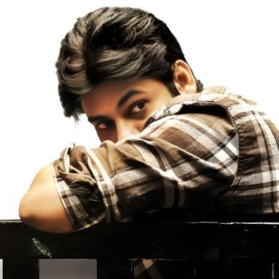 Nanduu97's profile picture. Cinema🔁Memes🔁 Cricket🙂‍↔️
https://t.co/mlJySfieBS follow meme page on Instagram