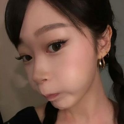 hoshoslinos's profile picture. 