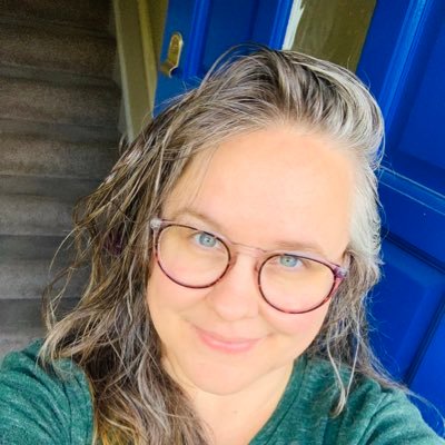 PhD student in English Lit & American Studies at University of Manchester. Research: Material Ecocriticism, Posthumanism, New Materialisms & the climate crisis.