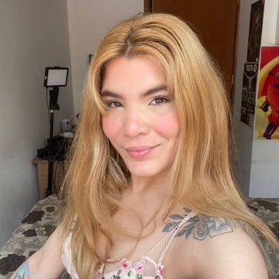 streamer en Kick. aquí soy defensora de la palabra 😂