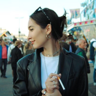 leadherstory's profile picture. feminist.