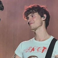 bren (@vibeszelev) 's Twitter Profile