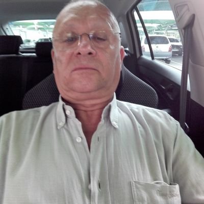Professor de Economia, Sociologia e Gestão. Autor dos livros