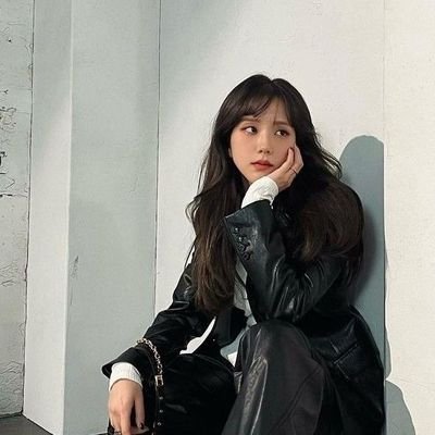 JISOO JENNIE ROSÉ LISA