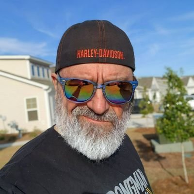 🇦🇷 Hecho en Argentina, afilado en USA 🇺🇸. Libertario, MAGA de pura cepa, sin complejos ni disculpas. Anti-zurdo, pro-libertad, fanático de la meritocracia💪