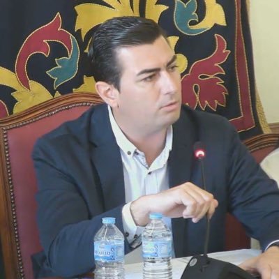 Define “suerte”: Padre de tres soles, casado con mi alma gemela, vecino de la Venta del Pobre, y alcalde del mejor municipio de España #Níjar