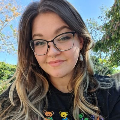 Somehow manages to figure out how to do pretty cool arts | Twitch Affiliate | TeamGG |