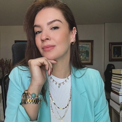 (Sonsuza kadar yaşayacakmış gibi öğren, yarın ölecekmiş gibi yaşa...)
(Ne olursan ol, iyi ol)
(Kendin ol; herkes çoktan alınmış.)
(Her şey güzeldir, ama herkes