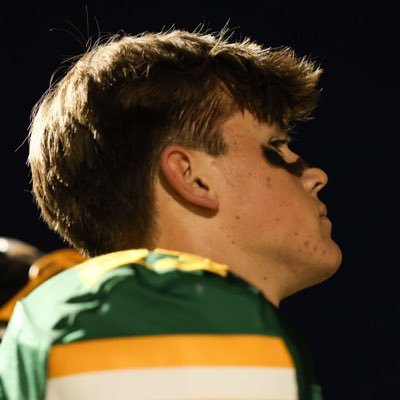 Burr and Burton ‘27|5’11” 203lbs|RB/LB|Wgt GPA 4.33|Bench-235|TBD-475|Squat-365| Email: ocassan27@burrburton.org |2025 Captain|