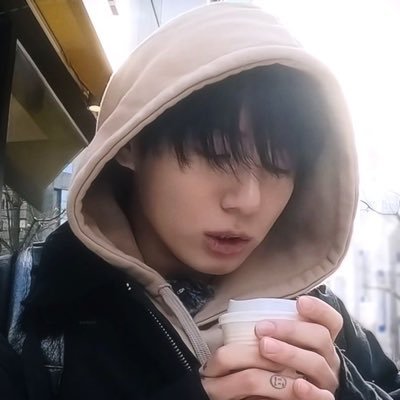 jlrrss's profile picture. 