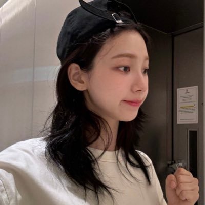 seevraf's profile picture. 