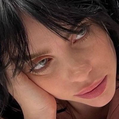 idwbyeilish's profile picture. 