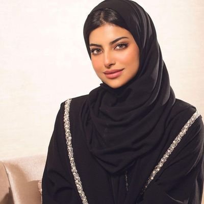 مديرة ومؤسسة لشركة الأعمال المتجددة للاستثمار في المملكة العربية السعودية أرسال إسمك ورقم جوالك خاص✉️🇸🇦