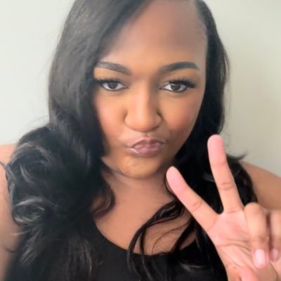 sherrizzlee's profile picture. jerZ • VSU 🎓 •