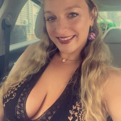 lllleeeah's profile picture. this the real me