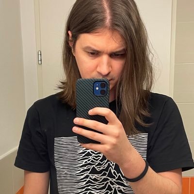 bistvan10111's profile picture. 