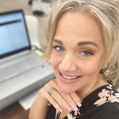 Dog Mom -Ranger Jack Russell Trump lover, hiker /artist. Born and raised respectful Texan woman, call Scottsdale, AZ home-respect the gun, Interior Designer.