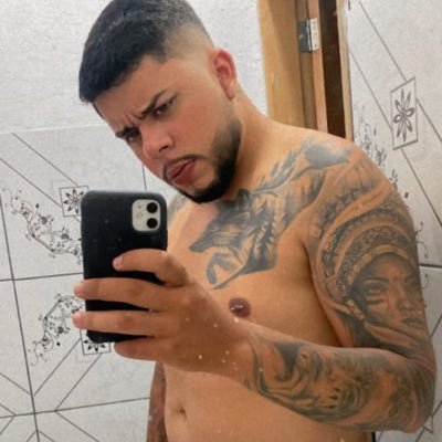 Flamengo até morrer 🔴⚫
Ariano ♈
Solteiro 🕊️
Carioca 🔫💣
Motoboy 🛵
Paixão por Tatto 💉
Pai da Isabella & Davi 👧👦