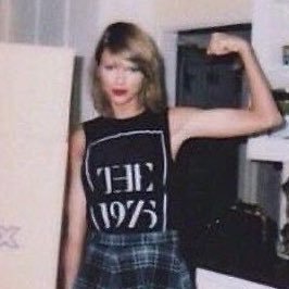 goIdrushdaisy's profile picture. evermore & 1989 enthusiast ᥫ᭡ januarygus truther ᥫ᭡