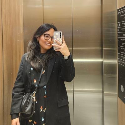 descafeinadia's profile picture. una neurona funcional 🤝🏽 fangirling a full