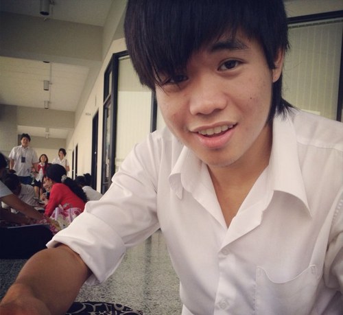 yimkung_lala's profile picture. to be or not to be that is the question.