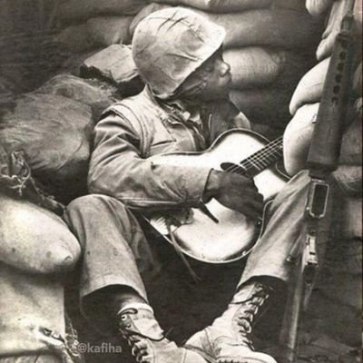 AzinB192357's profile picture. نوجوونِ نوجوونی نکرده
📍 Iran