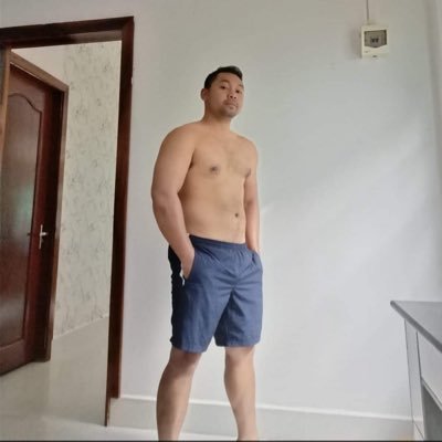 RothTha382124's profile picture. 