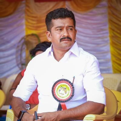 வழக்கறிஞர் -
சிவகங்கை மாவட்ட தி.மு.க மாணவரணி துணை அமைப்பாளர்.
ADVOCATE -
Sivagangai District D.M.K Student Wing Vice Secretary