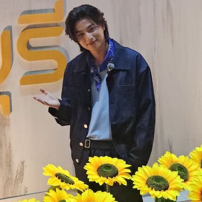 NidiaMGfans's profile picture. Cuenta de fans para fans #waanjai forever #Mewgulf #mewlions #phiballs Admiradores de #MewSuppasit y #GulfKanawut 🇦🇷🌞🌻♥️