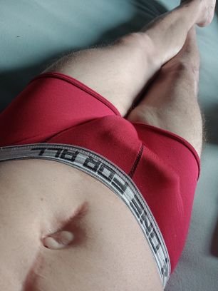 Sou casado sim,estou aqui pq adoro putaria e sexo,não ligo que mandem mensagem na DM desde que sejam sinceros.
Meu Telegram
@cachorroloko_sp