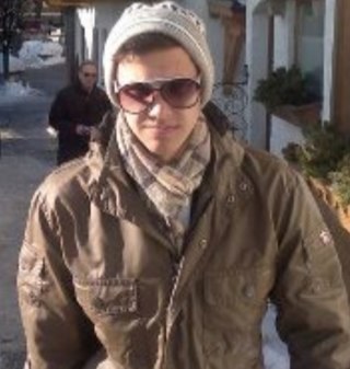 Squeezyi's profile picture. 