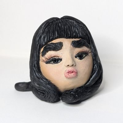 KLiTnotes's profile picture. Instagram: @kltsculpts | Aspiring sculptor | dormant fashion designer | retired MUA | Zoophilist | cynic | procrastinator | game enthusiast | graphic designer☠️