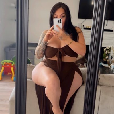 Ur Fav Curvy Entitled Latina 💋| you look you pay, you pay to look…it’s that easy. https://t.co/XVu0Oep2dw