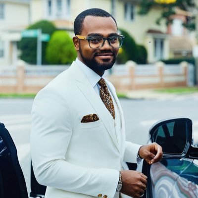 #Businessman #SonOfGod, #MINISTER ☺️#CopyWriter The gap between the life you could live and the life you are living is called focus