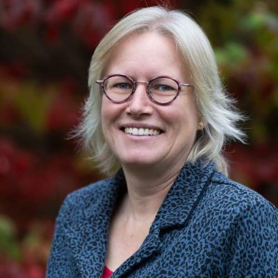 karinvdburg's profile picture. Oedeem- en oncologiefysiotherapeut, moeder, vriendin, lid @PvdALeeuwarden 🌹#zuurlinks #pacifist ☮ #dewereldisvaniedereen #borstvoeding 🤱