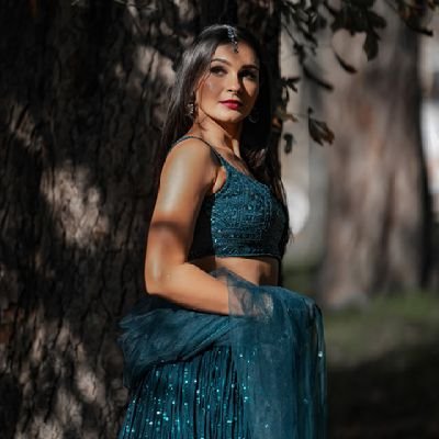 PWaran1111's profile picture. Andrea's die-hard fans