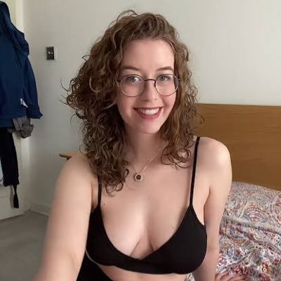 ameliaaadland's profile picture. 