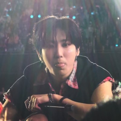 STAYing until the last step out — 95L — ot8 stan with bias line🐿🐺🥟— she/her | occasionally talk abt day6 & xh too