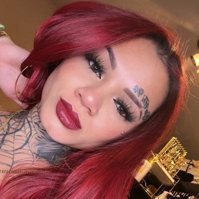 Right Move, Wrong Bitch. Personal IG: @savagexstephx, Licensed Nail Artist IG: @eclectic.nailz LongLiveQueenSarah 💕 RIP Ray ❤️ Nail booking link below! 💞