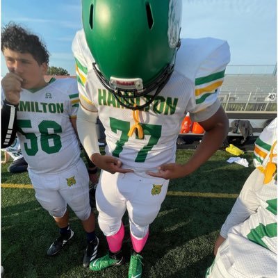 JerraldPerezz's profile picture. 6’6 325 OL/DL #77 co 27’ |335 Bench |505 Squat| 275 Clean| 5.1 40| Personal Number (262)-865-1108 15 YEARS OLD