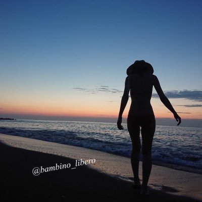 私たちは友達になり、一緒にデートや会話を楽しむことができます。一緒に買い物をして、親密なカップルの楽しさを味わう,LINEで私を追加してくださ
