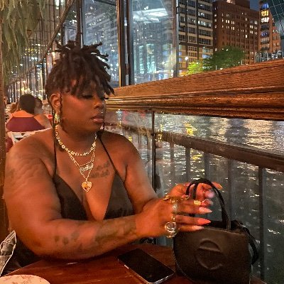ig: yourfavoriteauntea
goddess, creative human woman, black. be kind, all the time. but don’t be a fool. 🖤