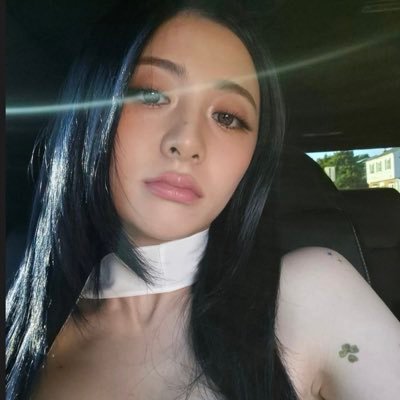 jooniebonis's profile picture. well my heart is gold and my hands are cold☆