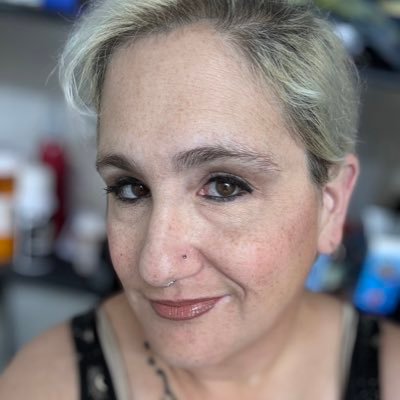 8th grade Autism Teacher at PS DUPONT Middle! #ILoveMyScholars #clearthelists #BLM #SafeSpace #LGBTQIA #E4L #earper #weirdconperson
