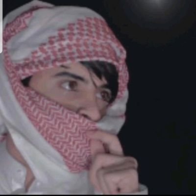 ما طلبت من الليالي المستحيل
ما طلبت الا شعوري ، بالسكينه
شايل ، همن على صدري ثقيل
ما تشيله ، فالزمن حتى سفينه
#أمير_الحرف