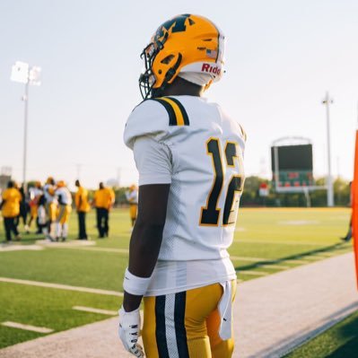 Student-Athlete l Fort Bend Marshall C/O 26 - 5’10/160lbs RB l WR l DB l KR l Track Sprinter l PR l 11.02 100m l 22.69 200m